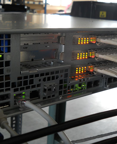 Szerver/PC/NUC integráció és konfiguráció